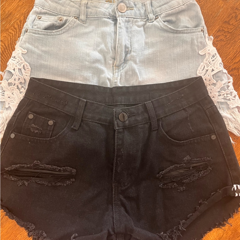 2 pairs of shorts